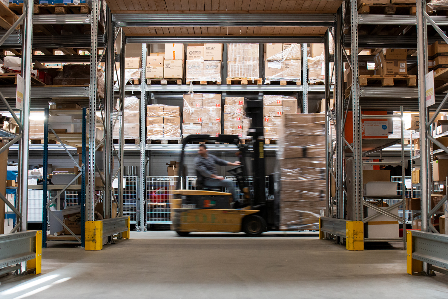 LOF Logistiek - Magazijn - Opslag en Distributie